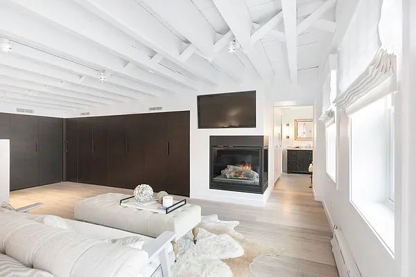 Rented by Compass | media 12