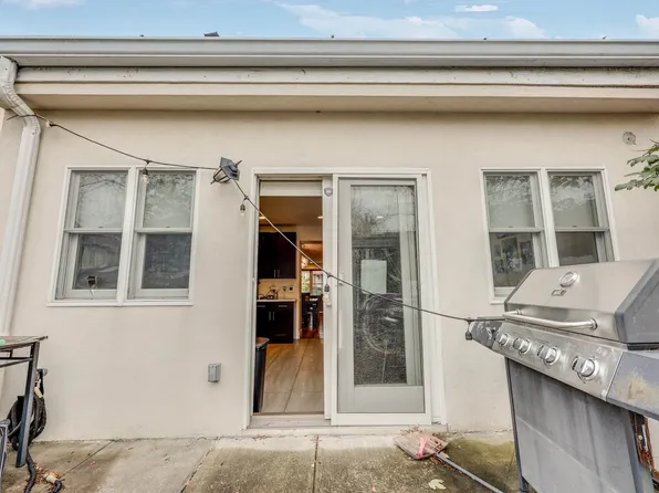 918 East 32nd Street image 18 of 24