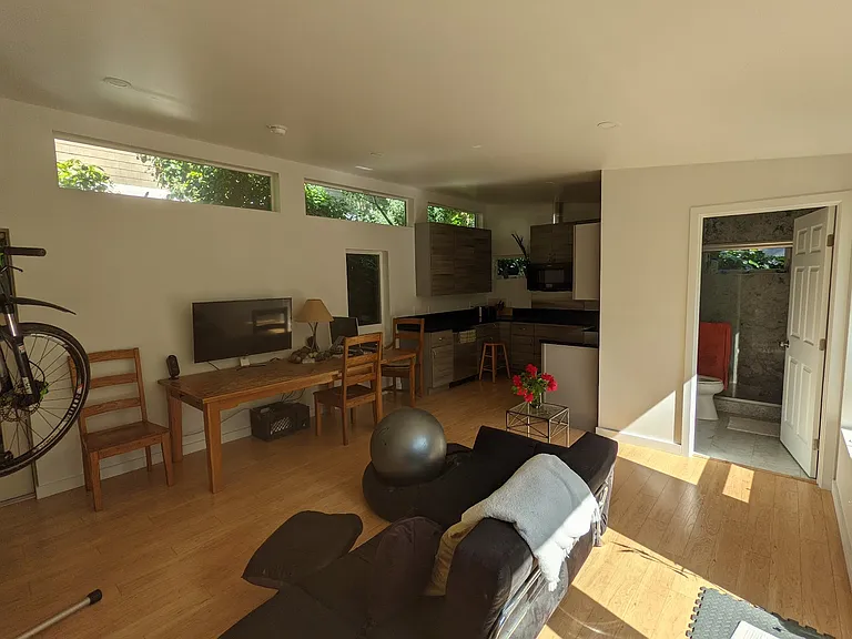 339A D St — Photo 2
