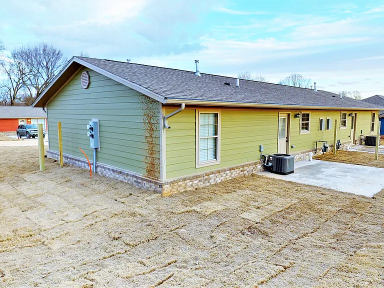 1009 N Brook Dr — Photo 16