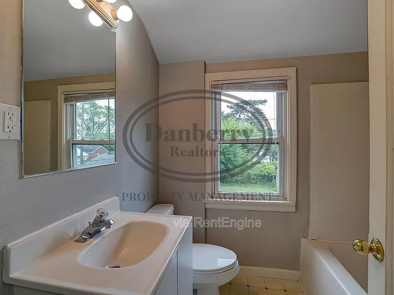 1017 Searles Rd — Photo 24