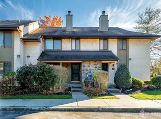 100 Hampshire Dr, Plainsboro, NJ 08536