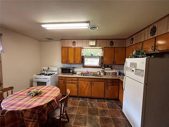 5th image of 1229 Terry St