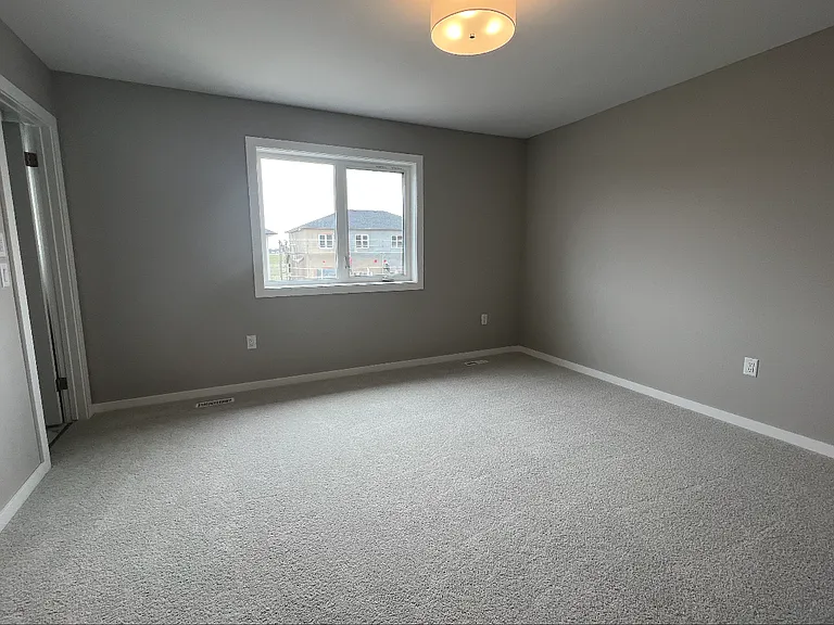 31 Ivy Row #31 — Photo 16