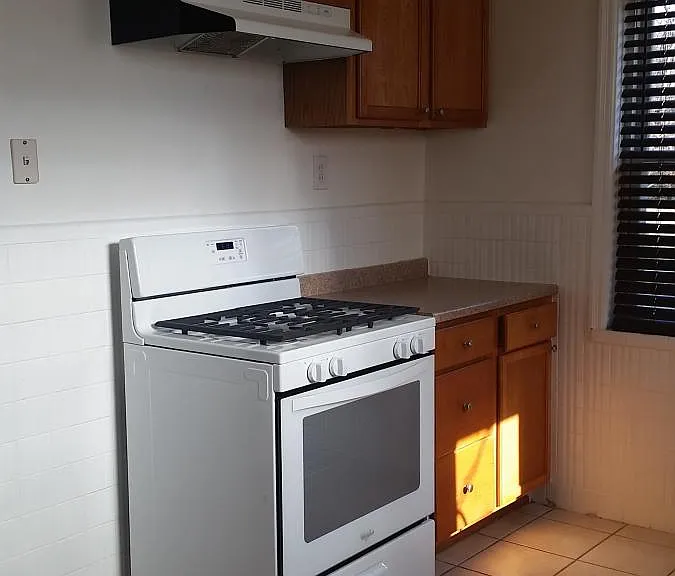 7400 Leadale Dr — Photo 3
