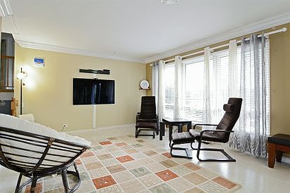 2nd image of 214 Hickory Ln