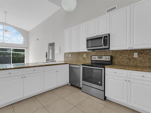 5th image of 10635 NW 54th St