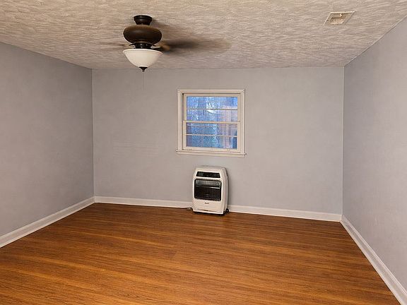 4th image of 609 Eclipse St