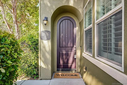 1876 Champagne Ct #5 Photo 1