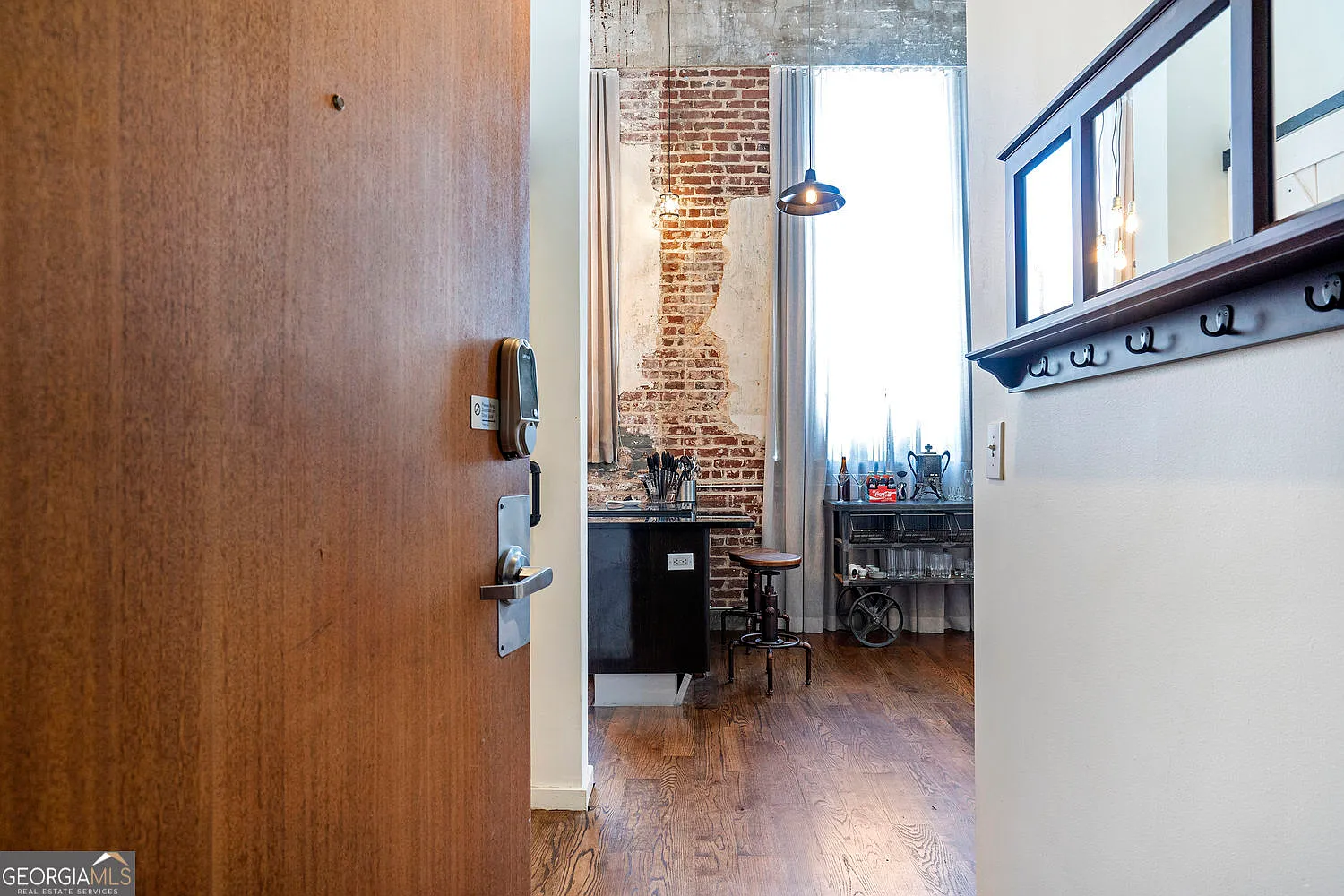 1 bed, 1.0 bath, 926 sqft, $2,475 — Photo 2