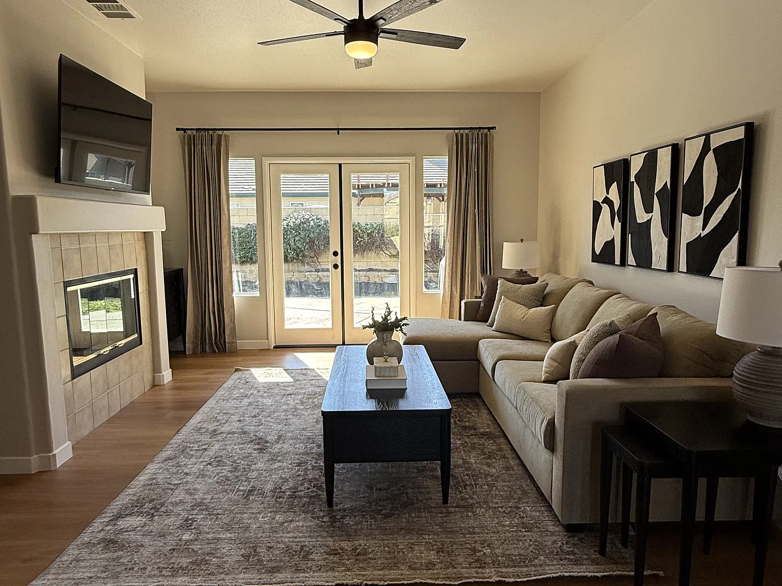 4 bed, 2236 sqft, $5,000 — Photo 2