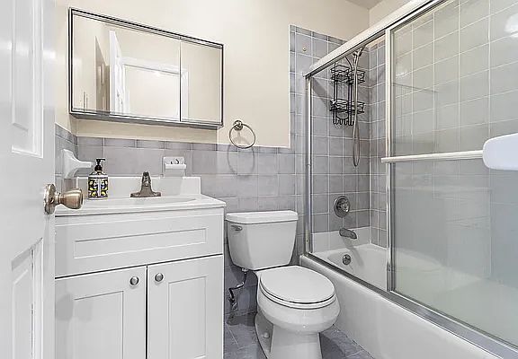 5th image of 37-16 Greenpoint Ave #3