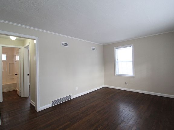 2nd image of 606 E Glendale St