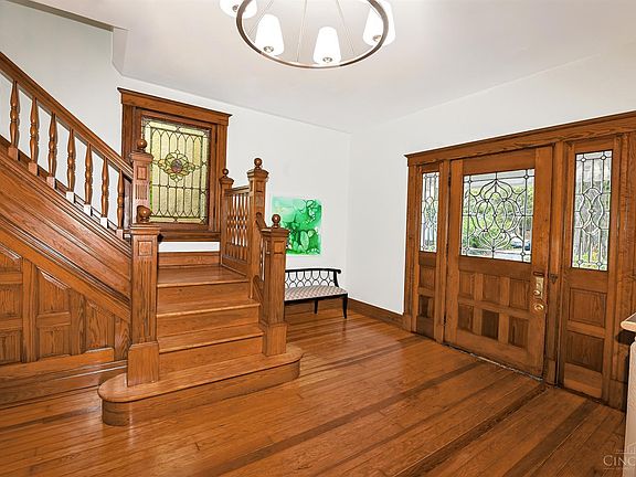 3rd image of 3640 Russell Ave