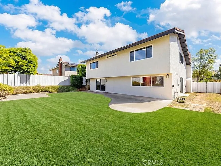 19841 Lombardy Ln — Photo 8