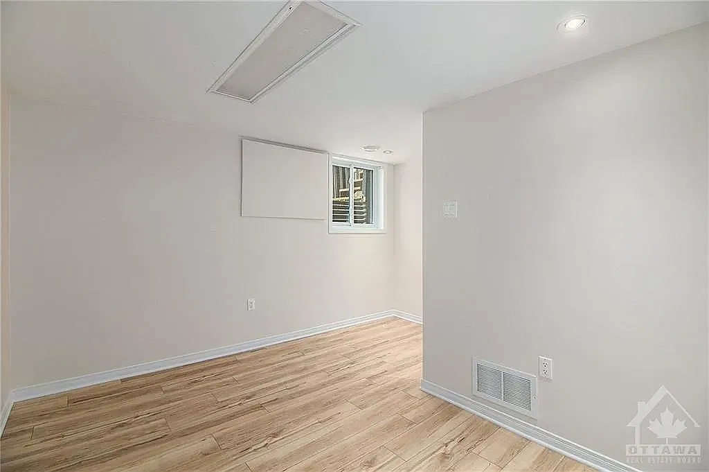 2483 Clementine Boulevard Ottawa — Photo 2