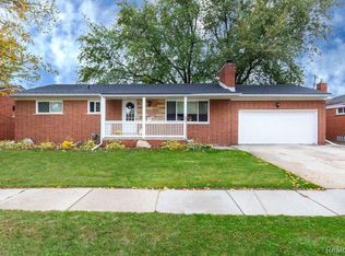 23510 Playview St, Saint Clair Shores, MI