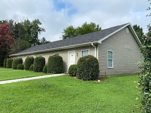 Newly renovated one-floor triplex