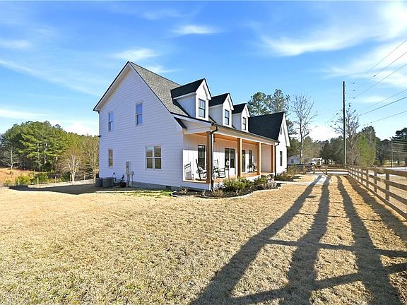 4th image of 360 Old Cartersville Rd