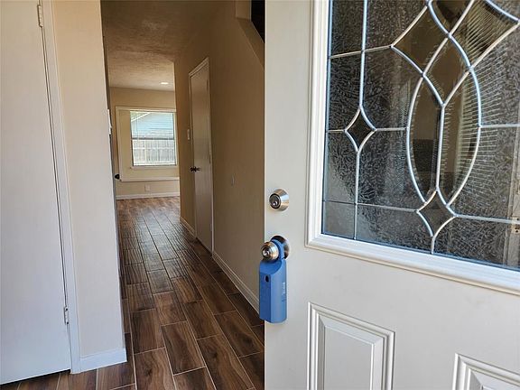 3rd image of 10146 Horseshoe Bend Dr
