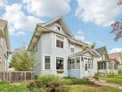1451 Charles Ave, Saint Paul, MN, 55104