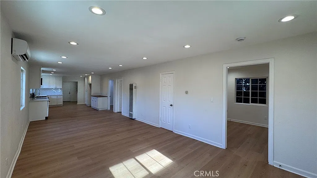 4 bed, 1318 sqft, $3,500 — Photo 2