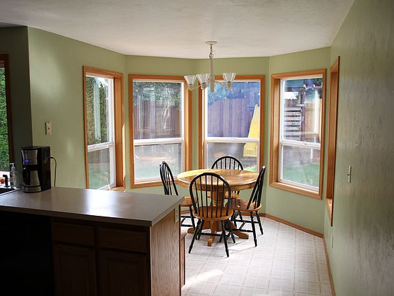 Large eat in kitchen