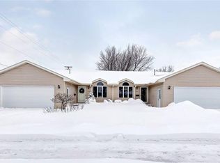 2402 E Peter St, Appleton, WI 54915