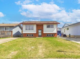 162 W Elmore Dr, Wood Buffalo, AB T9H4N3