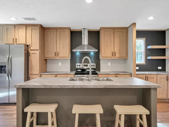 46 Bully Boy Blvd, Defuniak Springs, FL 32433