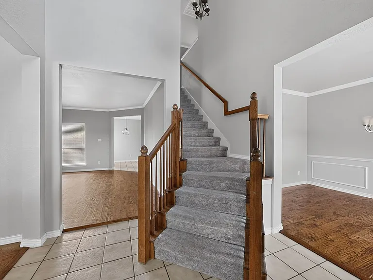 1236 Blue Brook Dr — Photo 5