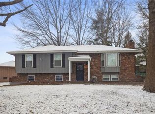 421 NE Johnston Dr, Blue Springs, MO 64014