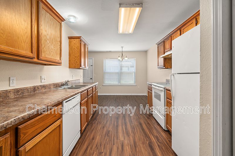 1st image of 2910 Dawn Ct #C