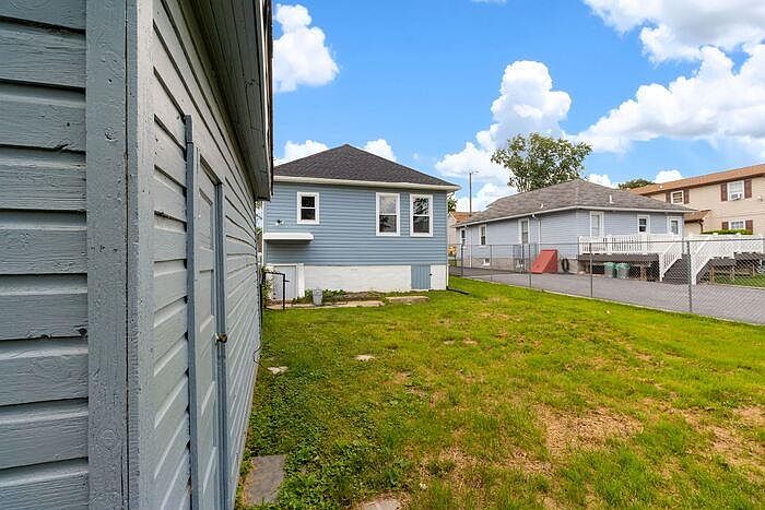 2nd image of 2128 Oakland Rd #0