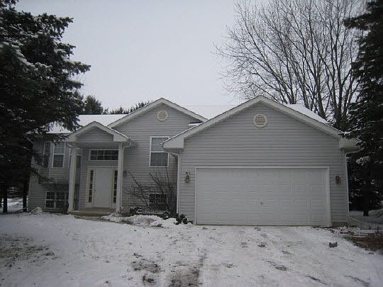1st image of 421 Staffordshire Dr N