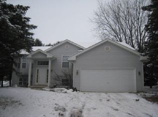 421 Staffordshire Dr N, Poplar Grove, IL 61065