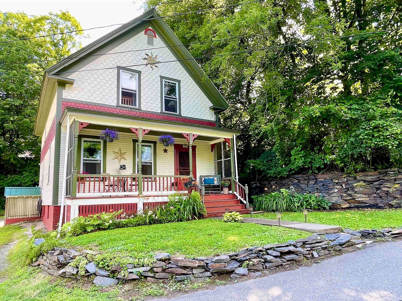15 Earle Street, Bellows Falls, VT 05101 Zillow