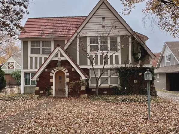 3516 SW Avalon Ln, Topeka, KS 66604