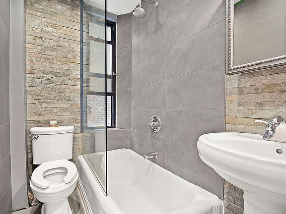 5th image of 305 W 72nd St APT 7D