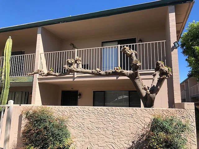 3 bed, 1.5 bath, 1250 sqft, $1,295 — Photo 1