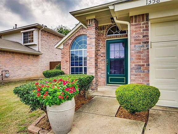2nd image of 1358 Daffodil Ln