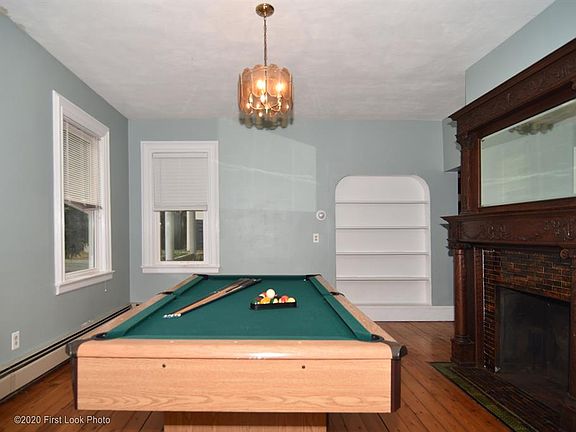 4th image of 157 Borden Ave