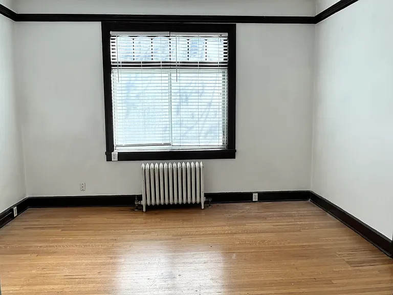 305 E 3rd Ave #7 — Photo 3