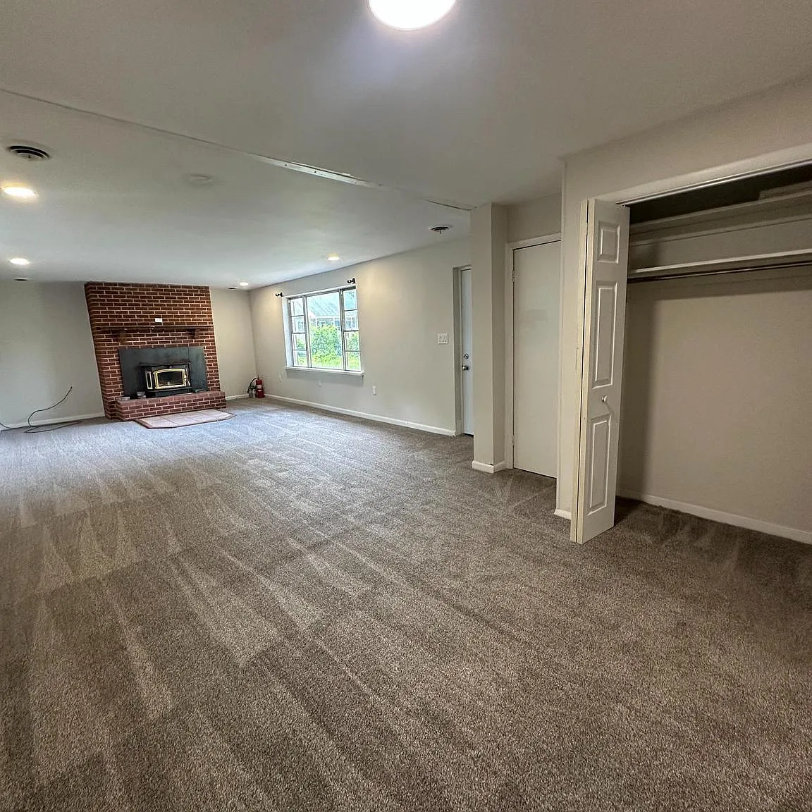 4 bed, 1800 sqft, $2,000 — Photo 2