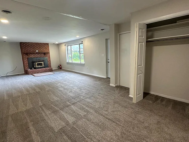 80 Westmoreland Dr — Photo 2