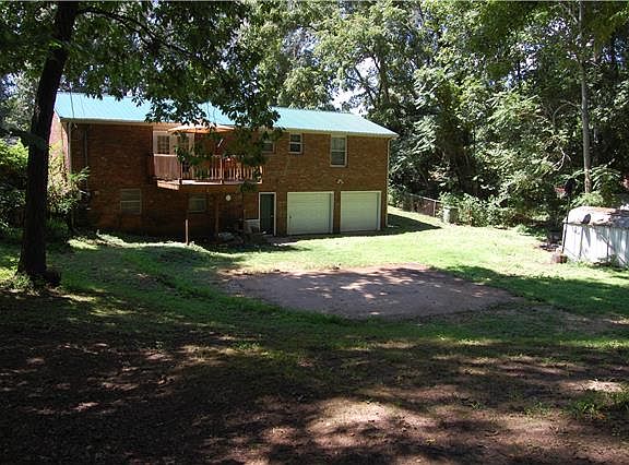 4th image of 410 Montrose Dr