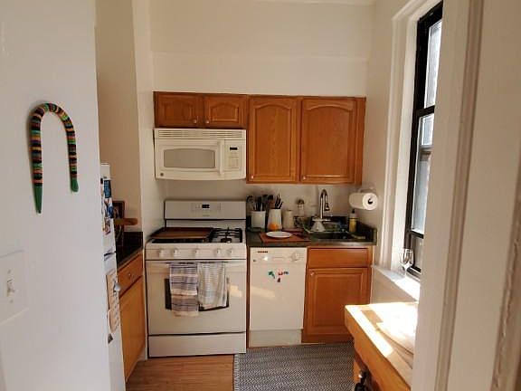 4th image of 59 Livingston St APT 6C1