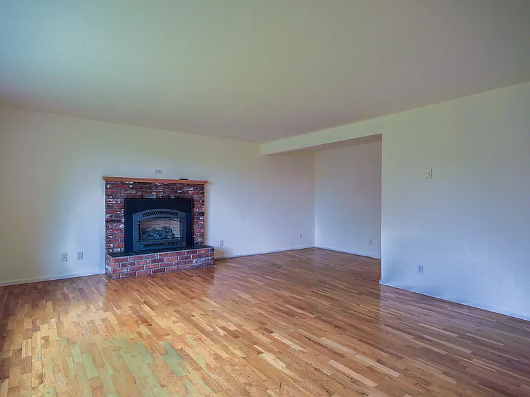 90 Vine St — Photo 7