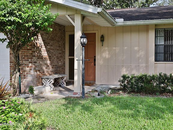 3rd image of 940 Northbrook Dr