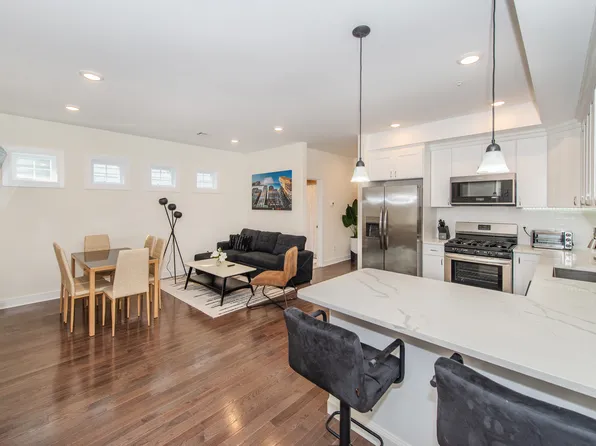 1608 52nd Street image 2 of 11